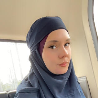 Ayesharevert132